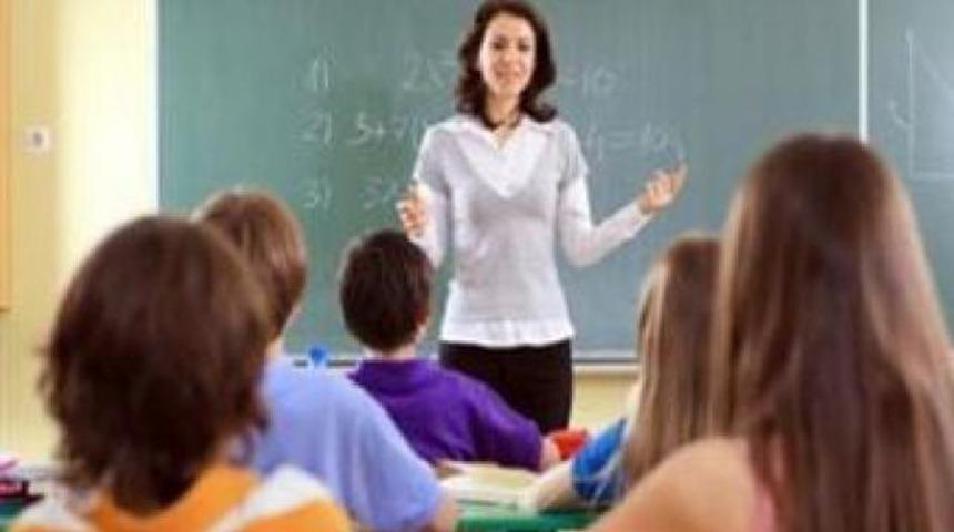 Öğretmen atamalarına 'mecburi hizmet süresi' rötarı