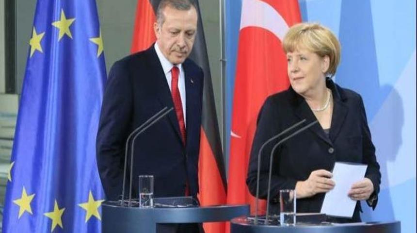 Merkel&rsquo;den Ankara&rsquo;ya yeşil ışık