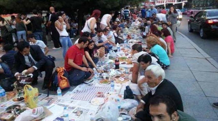 Sopalıların 'gelmeyin' tehdidi s&ouml;kmedi!