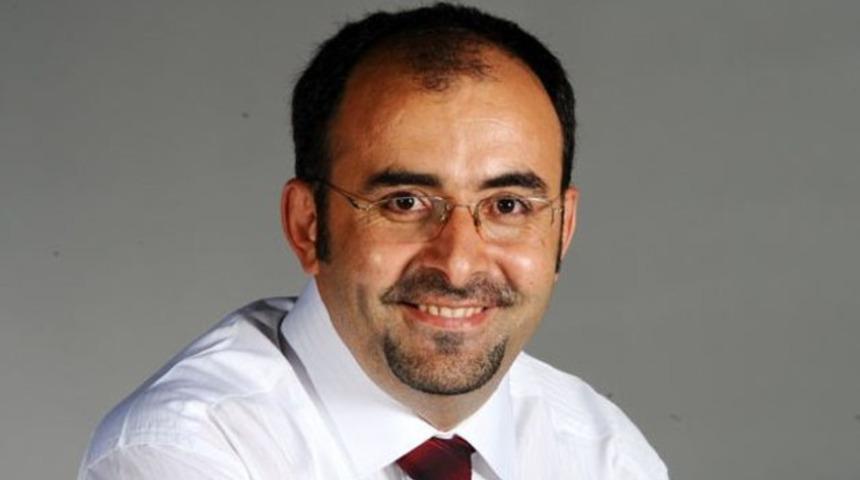 Emre Uslu'dan merak uyandıran tweetler