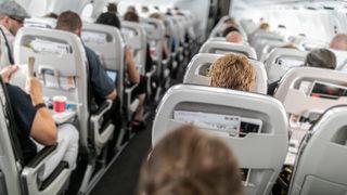 Sosyal medya bunu konuşuyor! Yanlışlıkla uçaktaki tüm yolculara penisinin fotoğrafını gördü, ortalık karıştı