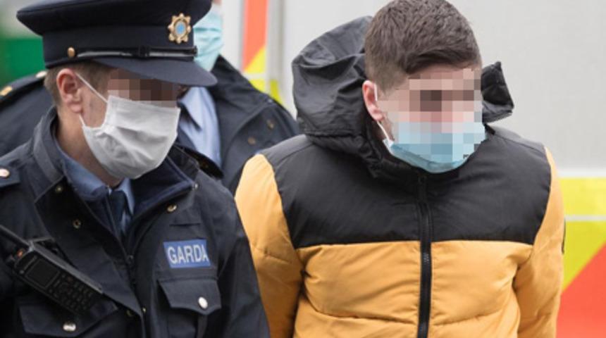 Kadın yolcunun yanında cinsel organını çıkartıp mastürbasyon yaparken yakalandı