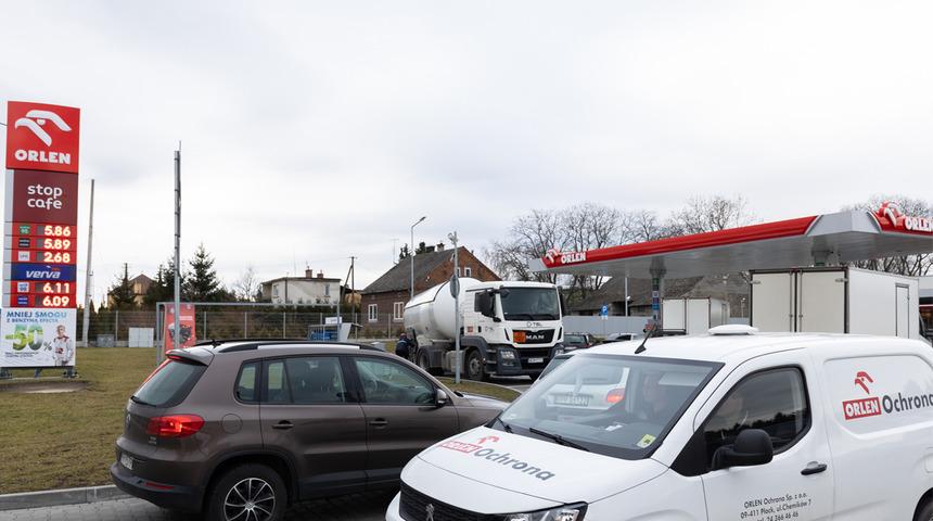 O ülkede halk Rusya'nın saldırabileceği korkusuna kapıldı! Akaryakıt satışlarıyla ilgili flaş hamle geldi