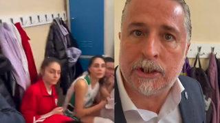 Türkiye bu videoyu konuşuyor! Kadın basketbolcuya soyunma odasında saldırı...