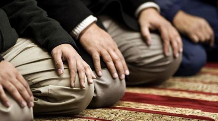 Miraç Kandili namazı nasıl kılınır? Kaç rekat? Miraç Kandili namazında hangi dua ve sureler okunur?