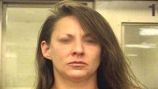 Annesini vibratörle dövdü