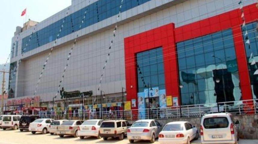 AVM’de kar maskeli soygun