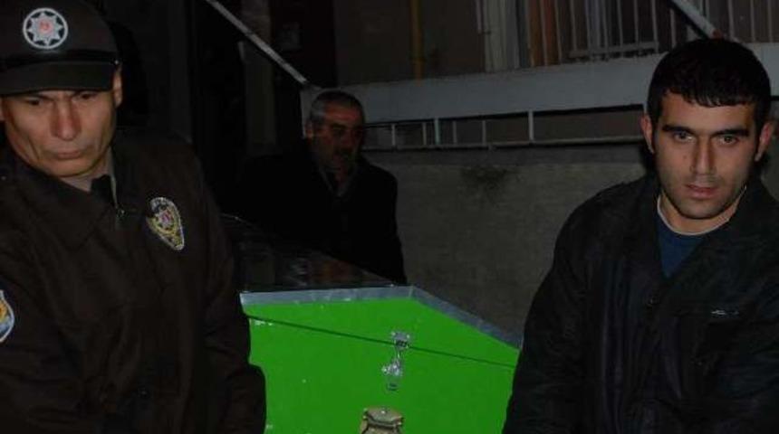 Barışmaya gitti, boğarak öldürdü