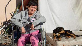 Felçli annesini hurdacıya bırakıp kaçtı