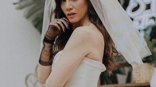 Gökçe Bahadır siyah kuşaklı gelinliğiyle gündemde! İşte gelinliğin fiyatı