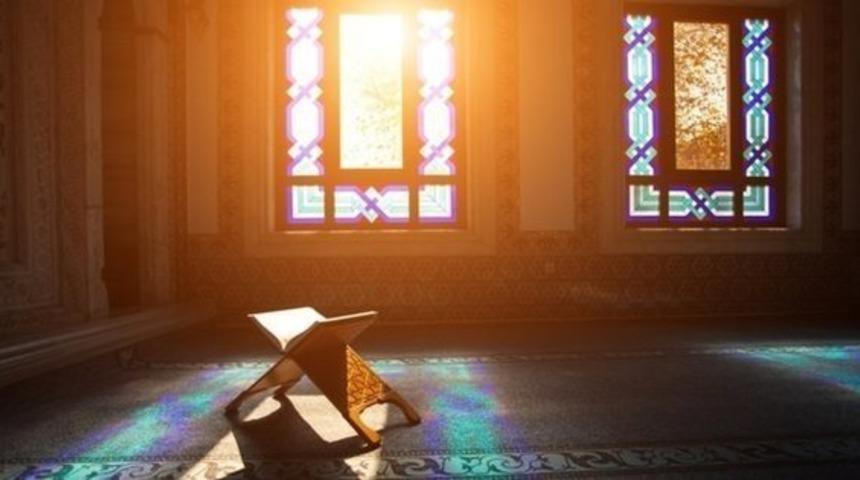 Miraç Kandilinde oruç tutulur mu? Miraç Kandilinde yapılacak ibadetler neler?