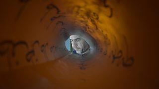 Iraklı hattat 40 yıldır eserlerini aşkla nakşediyor