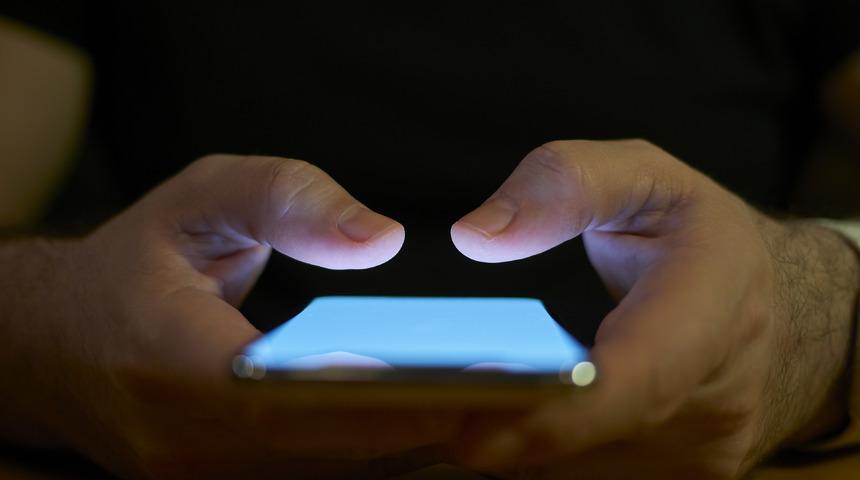 Akıllı telefon kullanıcılarına uyarı! Eğer bu kelimeler geçiyorsa...