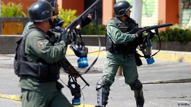 Venezuela'daki gösterilerde kan aktı