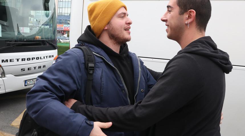 Ukrayna'dan gelen kafile İstanbul'a ulaştı! İlk sözleri yürek burktu: Biz yola çıktıktan 10 saat sonra...