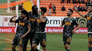 Alanyaspor, Konyaspor'a acımadı! Gol yağdırdılar...