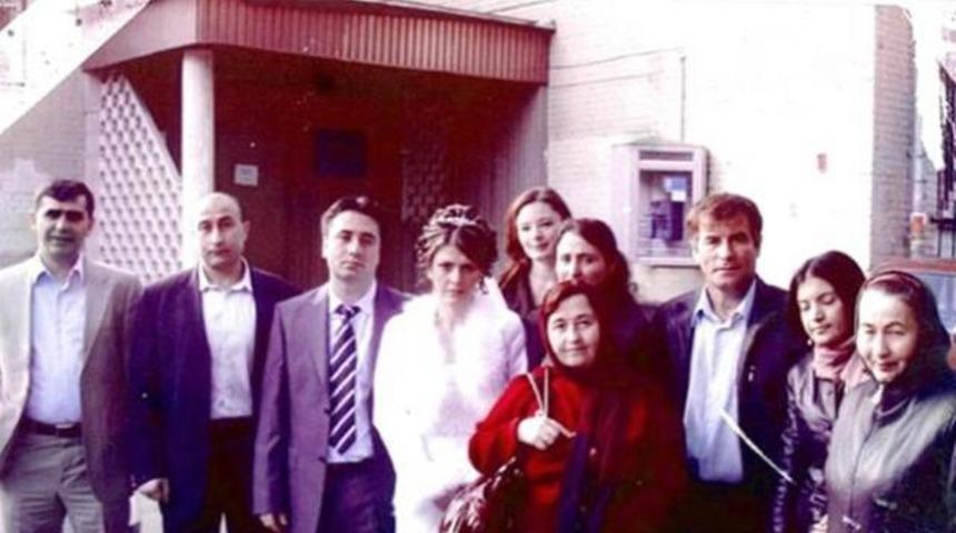 T&uuml;rk koca terk etti, Naide ter&ouml;rist oldu