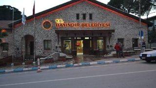 Belediye tabelasına 'TC.' ibaresini ekletti