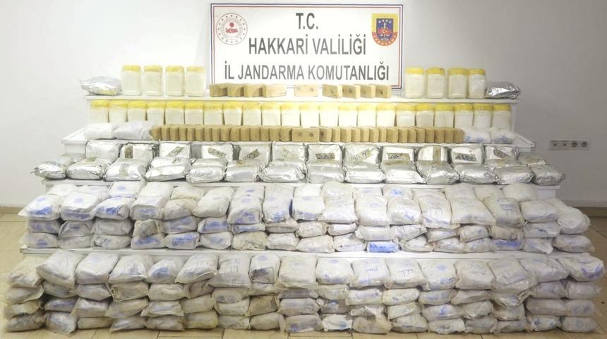 Bakan Soylu duyurdu! Hakkari'de 250 kilogram eroin ele geçirildi