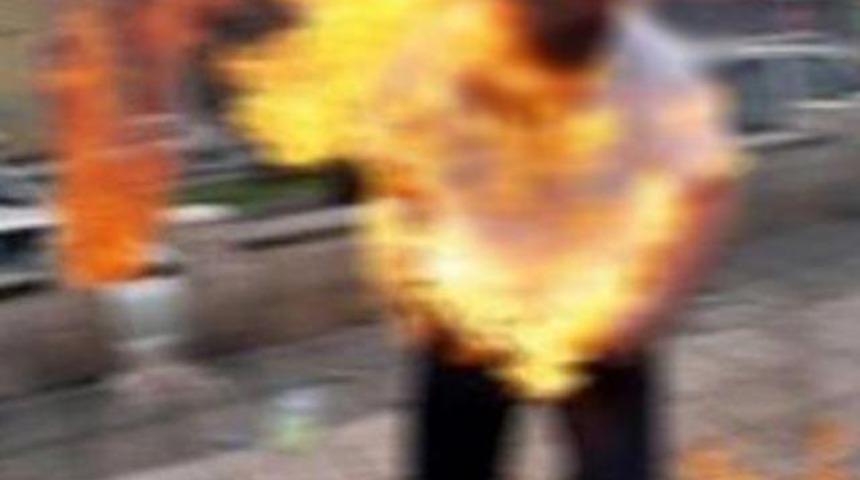 Nişanlısıyla gezdiği için diri diri yaktılar