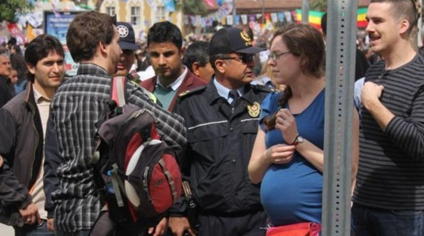 Meraklı turistler polisi alarma geçirdi