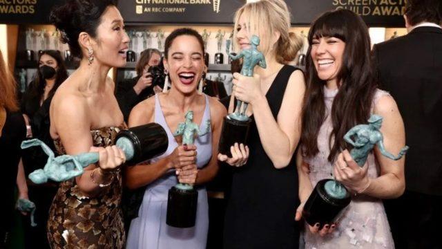 2022 Oyuncular Birliği (SAG) Ödülleri sahiplerini buldu! Törene Ukrayna mesajı damga vurdu