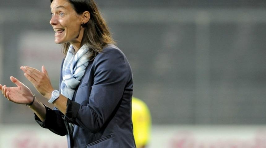 Kadın teknik direkt&ouml;r ilk ma&ccedil;ını kaybetti