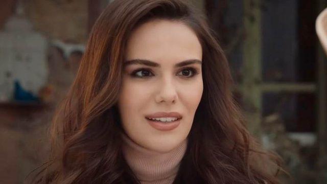 Üç Kız Kardeş'in Türkan'ı Özgü Kaya'nın kardeşi de oyuncu çıktı! Herkes estetik harikası sanıyordu! Meğer güzellik genetikmiş