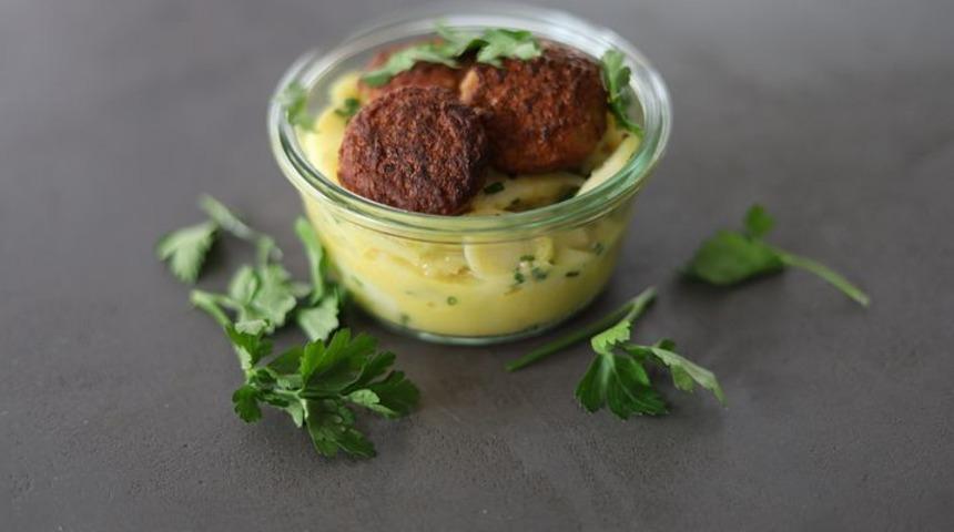 Yalnızca 300 g kıyma ile bir tepsi yemek yapmak isteyenler buraya!