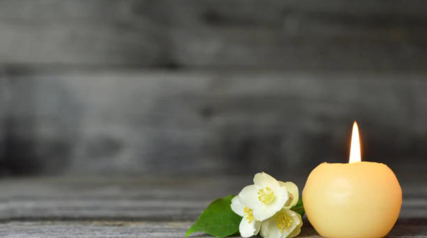 Daha &ouml;nce neden aklımıza gelmemiş ki? Artık kullanmadığınız mumları b&ouml;yle değerlendirin...