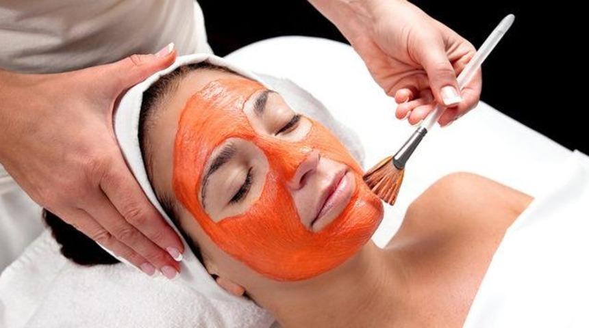 Estetik için para harcamayın! Havuç maskesi ile cildinizde botoks etkisi yaratın!