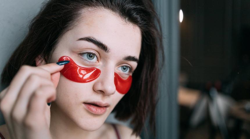 Aydınlık bakışlarınızla herkesi etkileyin! Doğal kürler sayesinde daha dinç ve sağlıklı gözükeceksiniz!