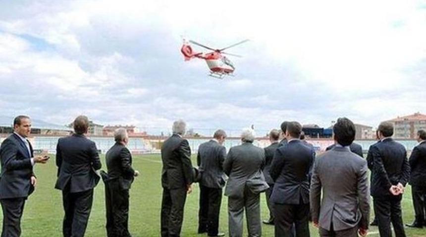 M&uuml;ezzinoğlu ambulans helikopterle se&ccedil;im &ccedil;alışmasında