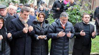 Usta gazeteci Mehmet Ali Birand mezarı başında anıldı