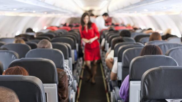 Son dakika: Hostese uçakta taciz! Etek altı fotoğrafını çekmeye çalıştı