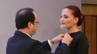 Hollande'dan Candan Erçetin'e nişan