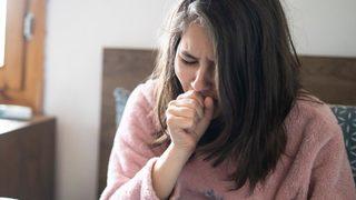 Herkesin aklında aynı soru: Covid-19 sonrası geçmeyen öksürük için ne yapmalı?