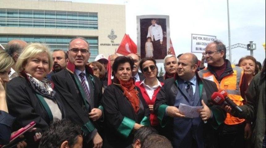 'Adaleti sessizce bekliyoruz' eylemi