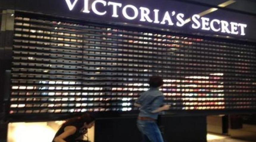 Başbakan ge&ccedil;erken kepenk indirdiler