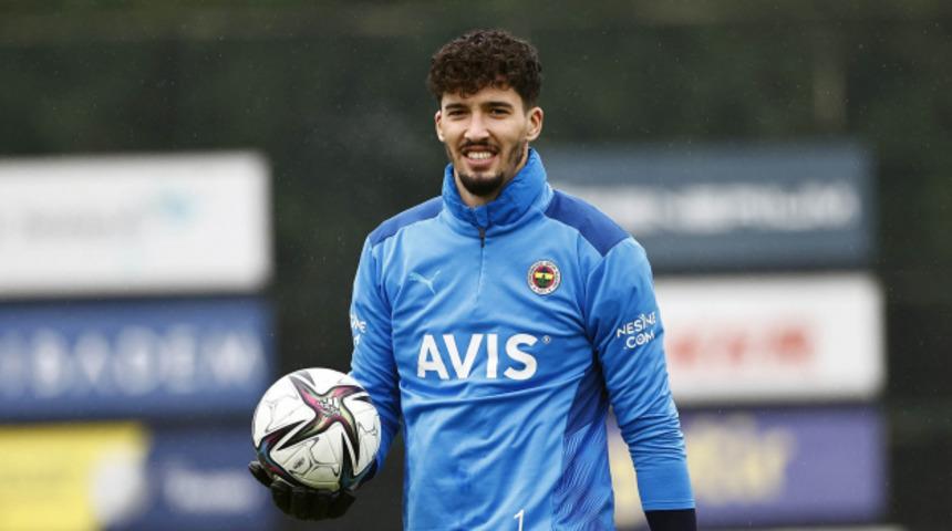 Altay Bayındır kimdir, aslen nereli? Fenerbahçe'de oynayan Altay Bayındır kaç yaşında ve hangi takımlarda oynadı?