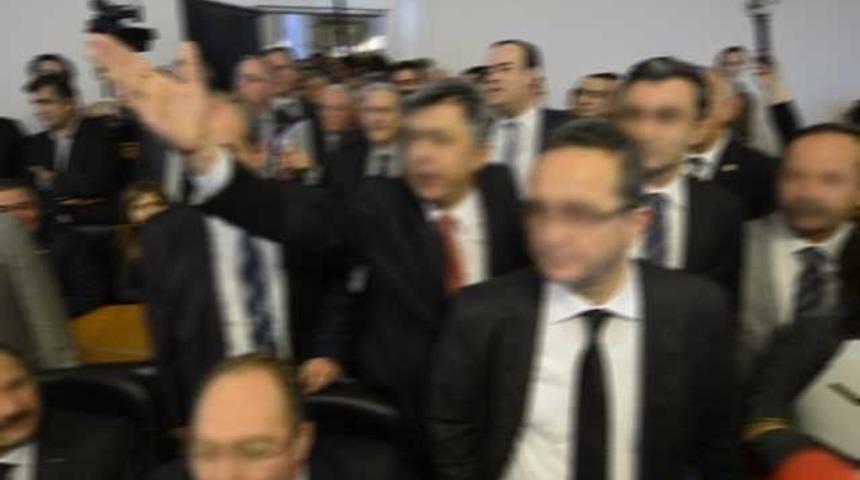 İnsan Hakları Komisyonu'nda kavga