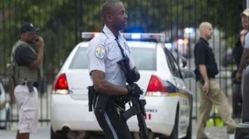 ABD'de donanma &uuml;ss&uuml;nde silahlı saldırı