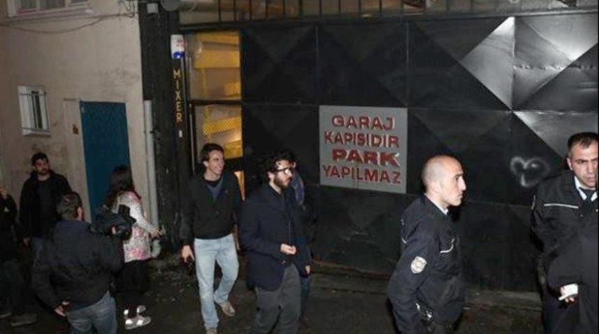 Tophane'de sanat galerisine saldırı