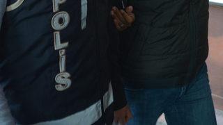 Polis ekipleri kıskıvrak yakaladı! Cami avlusunda suçüstü...