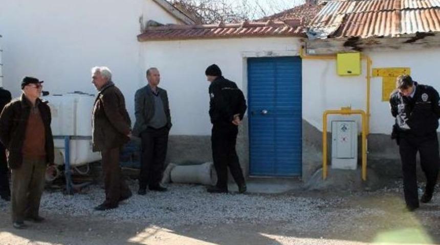 Anne ve oğlu evlerinde ölü bulundu