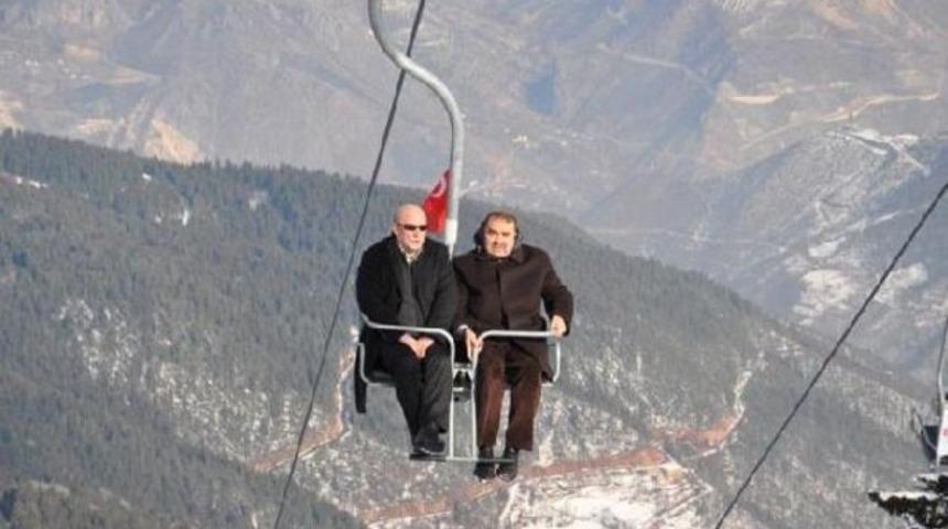 Milletvekiliyle başkan havada asılı kaldı