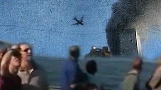 Son dakika: 11 Eylül terör saldırısının yeni görüntüleri! Uçağın çarptığı an ve çığlıklar kamerada