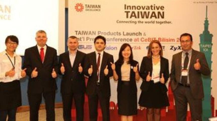 Teknolojinin devleri CEBİT'te