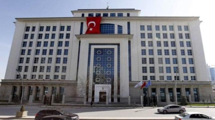 Ak Parti yakınında intihar girişimi