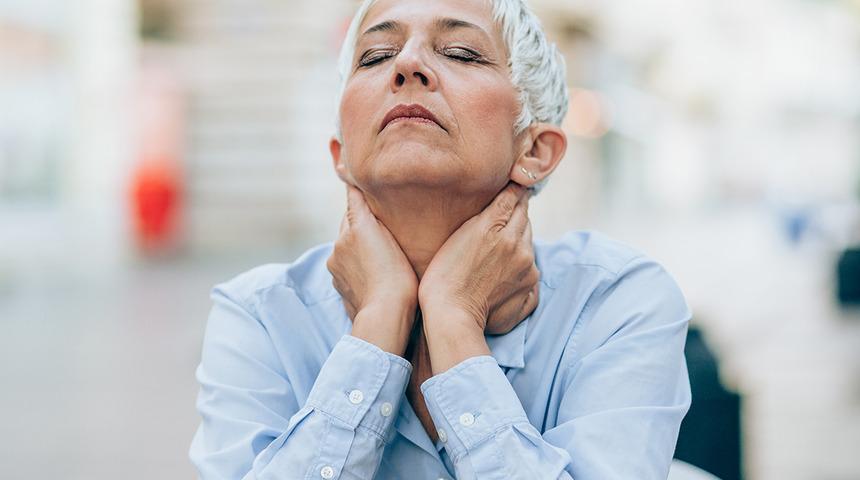 Sigara kullananlar... Erken menopoza neden oluyor